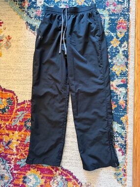 Under Armour Men's Black Athletic Track Pants- size M